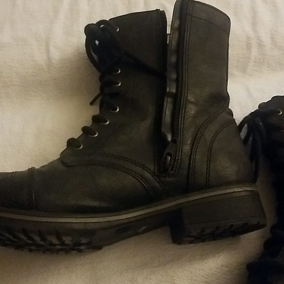 Combat Boots! - Picture 4 of 4